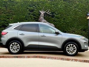 KUGA 2.0 DIESEL MHEV 2 SEAT COMMERCIAL NO VAT - Image 3