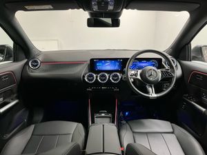 Mercedes-Benz EQA 250  Sport Executive - Reversin - Image 4