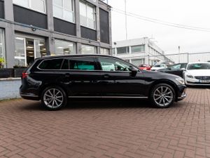 2.0TDI 150BHP HIGHLINE PLUS 5DR ESTATE AUTOMATIC / - Image 2