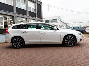 2.0D4 SE LUXURY 5DR ESTATE AUTOMATIC // GREAT VALU - Image 2