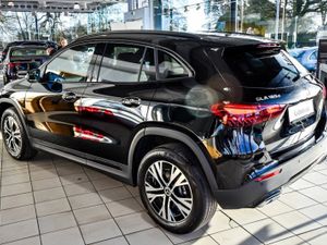 Mercedes-Benz GLA 180d Progressive Night Pack Auto - Image 2