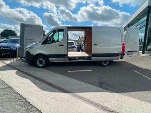 Mercedes-Benz Sprinter 317 Low Roof Automatic - Image 2
