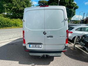 Mercedes-Benz Sprinter 317 Low Roof Automatic - Image 3