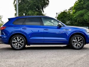 Volkswagen Touareg 3.0TDI 286HP 4Motion DSG R Line - Image 4