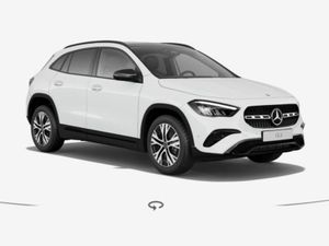 Mercedes-Benz GLA 180d Progressive Pan Roof Night - Image 4