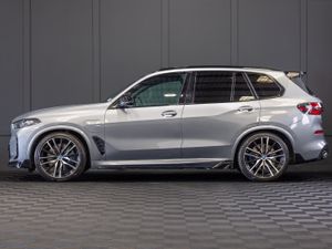 2025 BMW X5 X-Drive 50e M-Sport *Pan Roof - Image 3