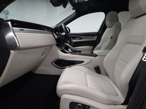 Jaguar F-pace F-Pace Estate R-Dynamic SE - Image 4