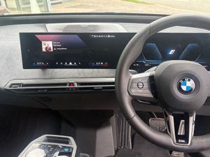 BMW IX Xdrive45 M Sport LCI - Image 3