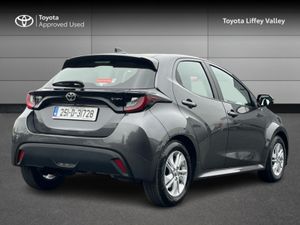 Toyota Yaris Yaris Hybrid 115 Luna - Image 2