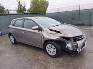 2014 Toyota Auris 1.3 Petrol - Image 3