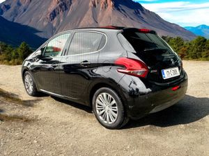 2017 Peugeot 208 1.2 Puretech 82 bhp Allure 5dr - Image 3