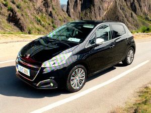 2017 Peugeot 208 1.2 Puretech 82 bhp Allure 5dr - Image 2