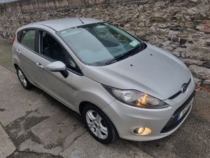 Ford Fiesta 2010 Ideal First time car - Image 3
