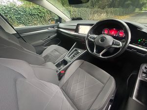 201 VW GOLF 1.5 TSI AUTO LOW KMS BIG SPEC - Image 4