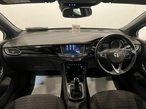 ✨ 2017 OPEL ASTRA SRI NAV 1.4i MANUAL ✨ High Spec - Image 4