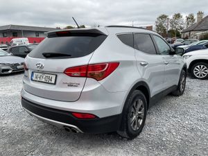 HYUNDAI SANTA-FE 2.2 DIESEL 4WD 7 SEATER SPOTLESS - Image 4