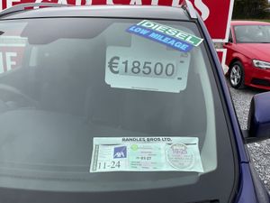 NISSAN QASHQAI 1.5 SV ONLY 61,000 KMS TOP SPEC - Image 4