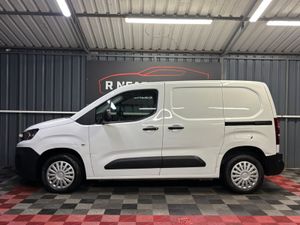 2022 Peugeot Partner 3 Seat Manual Irish Van - Image 3