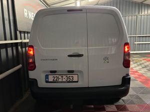 2022 Peugeot Partner 3 Seat Manual Irish Van - Image 2