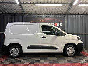 2022 Peugeot Partner 3 Seat Manual Irish Van - Image 4
