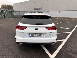 Kia Ceed PLUG IN HYBRID, STATION WAGON, ONLY 19K K - Image 3