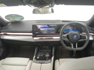 BMW i5 Edrive40 M Sport Saloon - Image 4