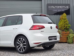 2017 VOLKSWAGEN GOLF TSI HIGHLINE AUTO - Image 4