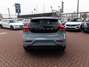 VOLVO V40 2.0D4 INSCRIPTION 5DR HATCHBACK AUTO - Image 4
