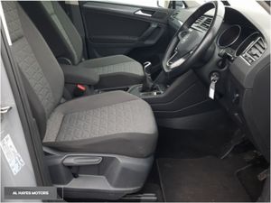 Volkswagen Tiguan  1 Owner 2.0 TDI Life Model - Image 4