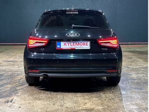 Audi A1 1.0 TFSI - HEATED SEATS - REVERSE CAMERA - - Image 4