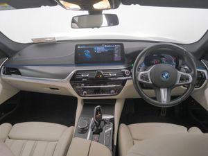 BMW 5 Series 530e M Sport Saloon - Image 4