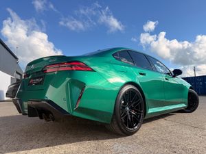 BMW M5 4.4 V8 Twin Turbo 2025 - Image 2