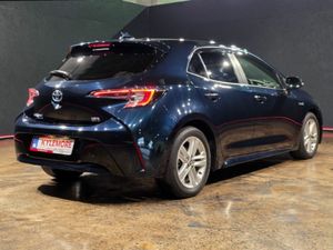 Toyota Corolla AUTOMATIC 1.8L HYBRID "G SPEC" - RE - Image 4