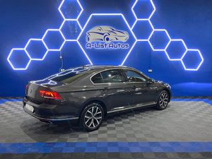VW Passat Elegance 2.0TDI DSG / FINANCE AVAILABLE - Image 3