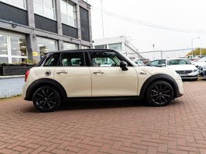 2.0 COOPER 5D HATCHBACK AUTO - Image 2
