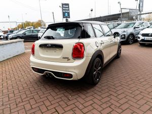2.0 COOPER 5D HATCHBACK AUTO - Image 3