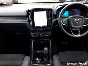 Volvo XC40 231bhp Ultimate 69 kWh Battery (panora - Image 2