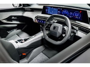 Peugeot 5008 Allure HYBRID Auto 145HP - 7 Seats - Image 2