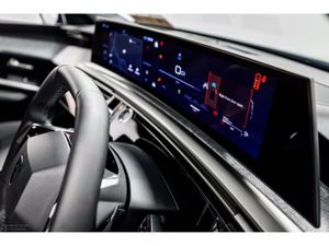Peugeot 5008 Allure HYBRID Auto 145HP - 7 Seats - Image 4