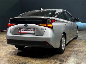 Toyota Prius HYBRID 1.8L AUTOMATIC - REVERSE CAMER - Image 4