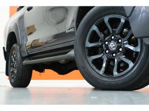 Toyota Hilux INVINCIBLE X 4WD D-4D DCB #42 - Image 4