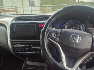 2014 honda grace hybrid automatic - Image 4