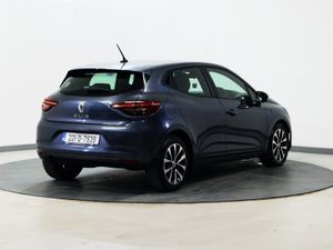 *64* 2022 Renault Clio Iconic TCE - Image 4