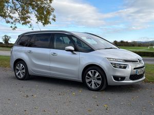Citroen C4 2016 Exclusive 7 seats Low Mileage - Image 2