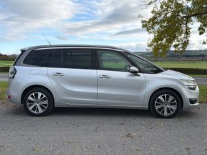 Citroen C4 2016 Exclusive 7 seats Low Mileage - Image 3