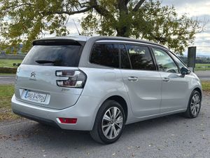 Citroen C4 2016 Exclusive 7 seats Low Mileage - Image 4
