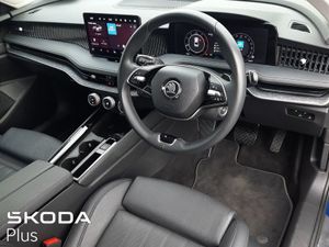 Skoda Superb  very TOP Specs  Exclusive Colour se - Image 4
