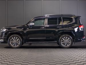 242 Toyota Landcruiser Amazon ZX 2 Seat Commercial - Image 3