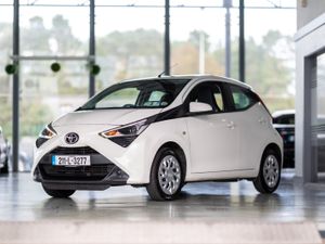 Toyota Aygo 1.0 VVT-I X-PLAY 71BHP 5DR - Image 2