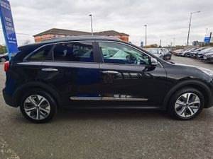 KIA NIRO 64KWH EV 4+ **SUNROOFF + HUGE SPEC** - Image 4